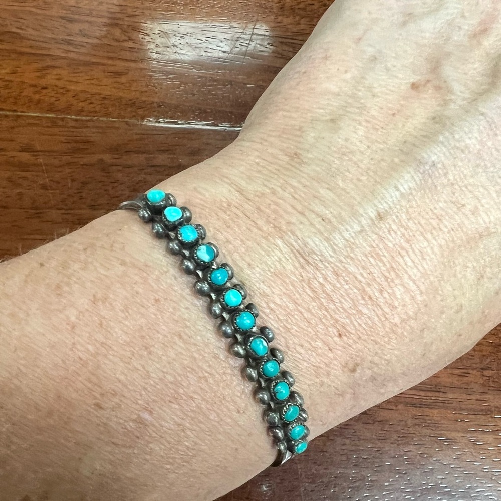 Old Pawn Native American Zuni Turquoise Petite Point Sterling Silver Cuff - Picture 3 of 16